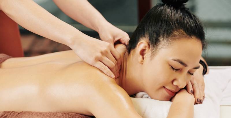 tehnici masaj erotic cu ulei